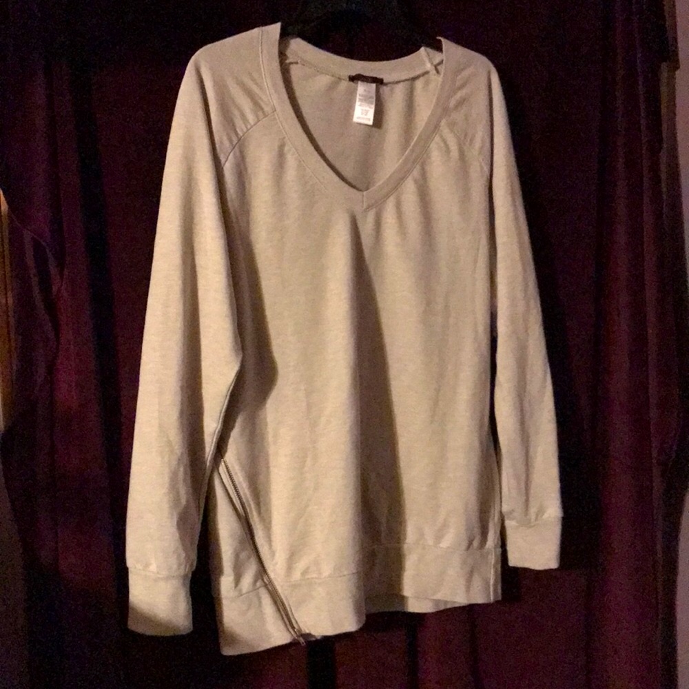 Avon Mark Brand Sweatshirt Xl